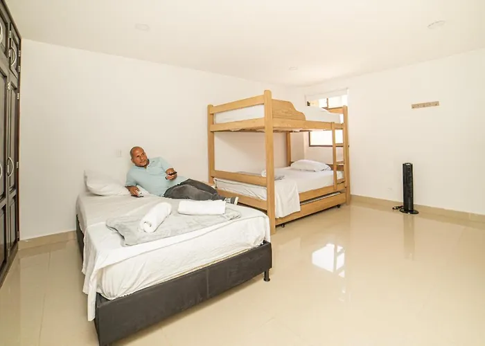Tu Refugio Acogedor En El Corazon De Medellin Hab Privada A