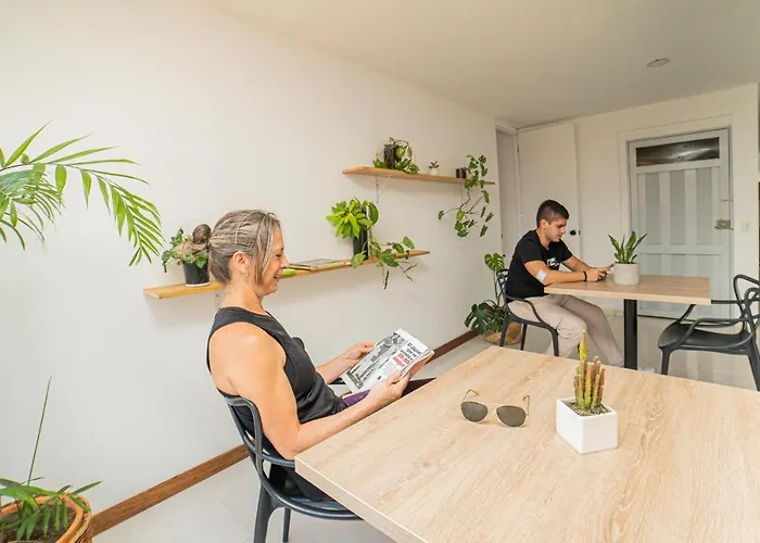Tu Refugio Acogedor En El Corazon De Medellin Hab Privada A